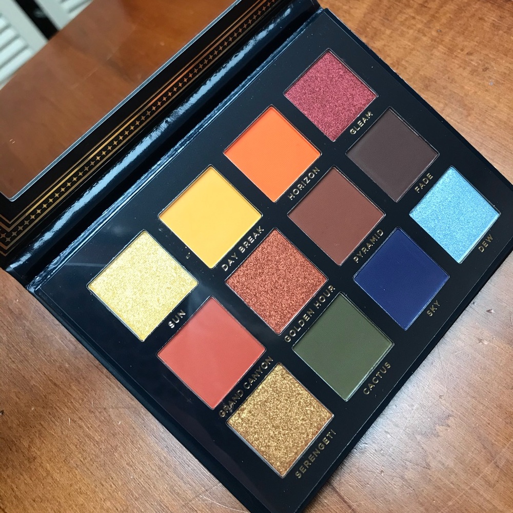 NWOT ACE BEAUTĒ VINTAGE DAWN EYESHADOW PALETTE